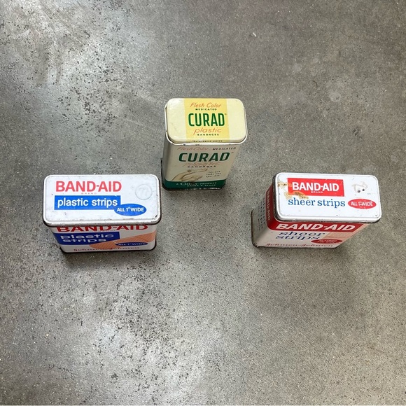 Vintage Johnson & Johnson Band-Aid & Curad Metal Hinged Tin Boxes - Picture 2 of 11